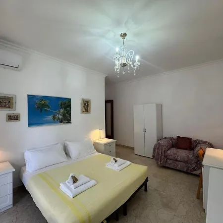 アパート In Retro Style *