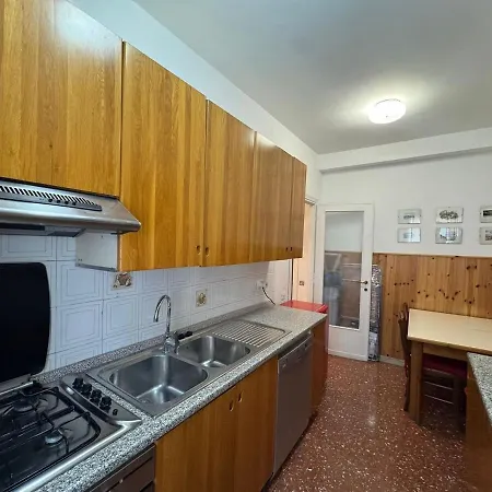 Apartment In Retro Style Rome