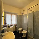 In Retro Style Apartment Rom